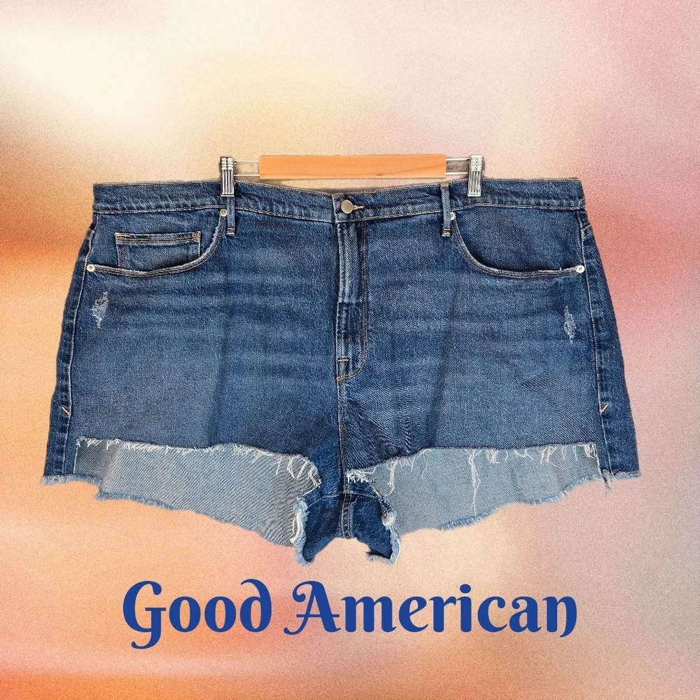 NWOT Good American Good '90s Blue 645 Raw Step Hem Denim Shorts $129 Plus Sz 24